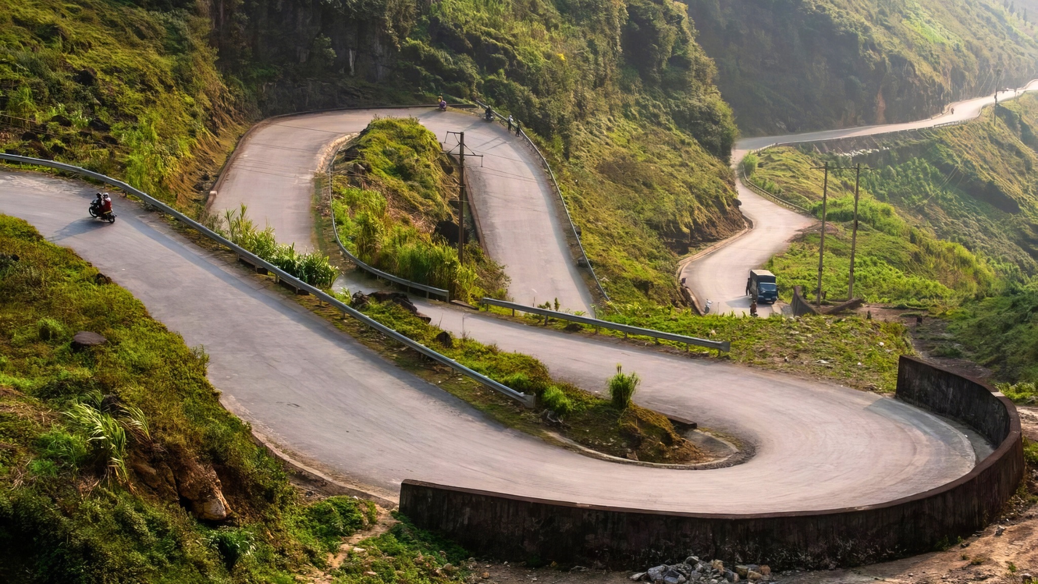 Day 3 Conquer The Breathtaking Ma Pi Leng Pass Surrounded By Stunning Peaks