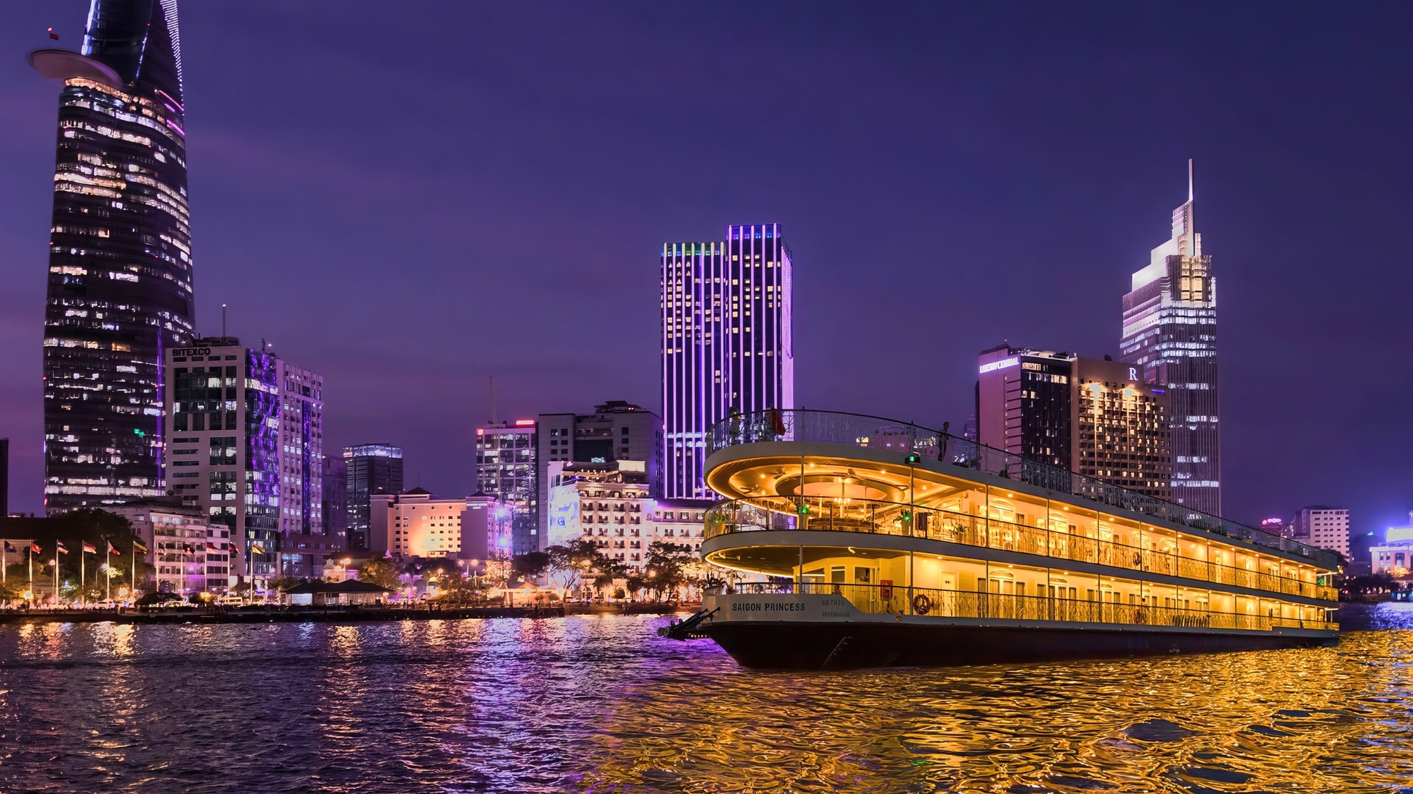 Day 13 Enjoy A Luxurious Dinner While Cruising Along The Saigon River