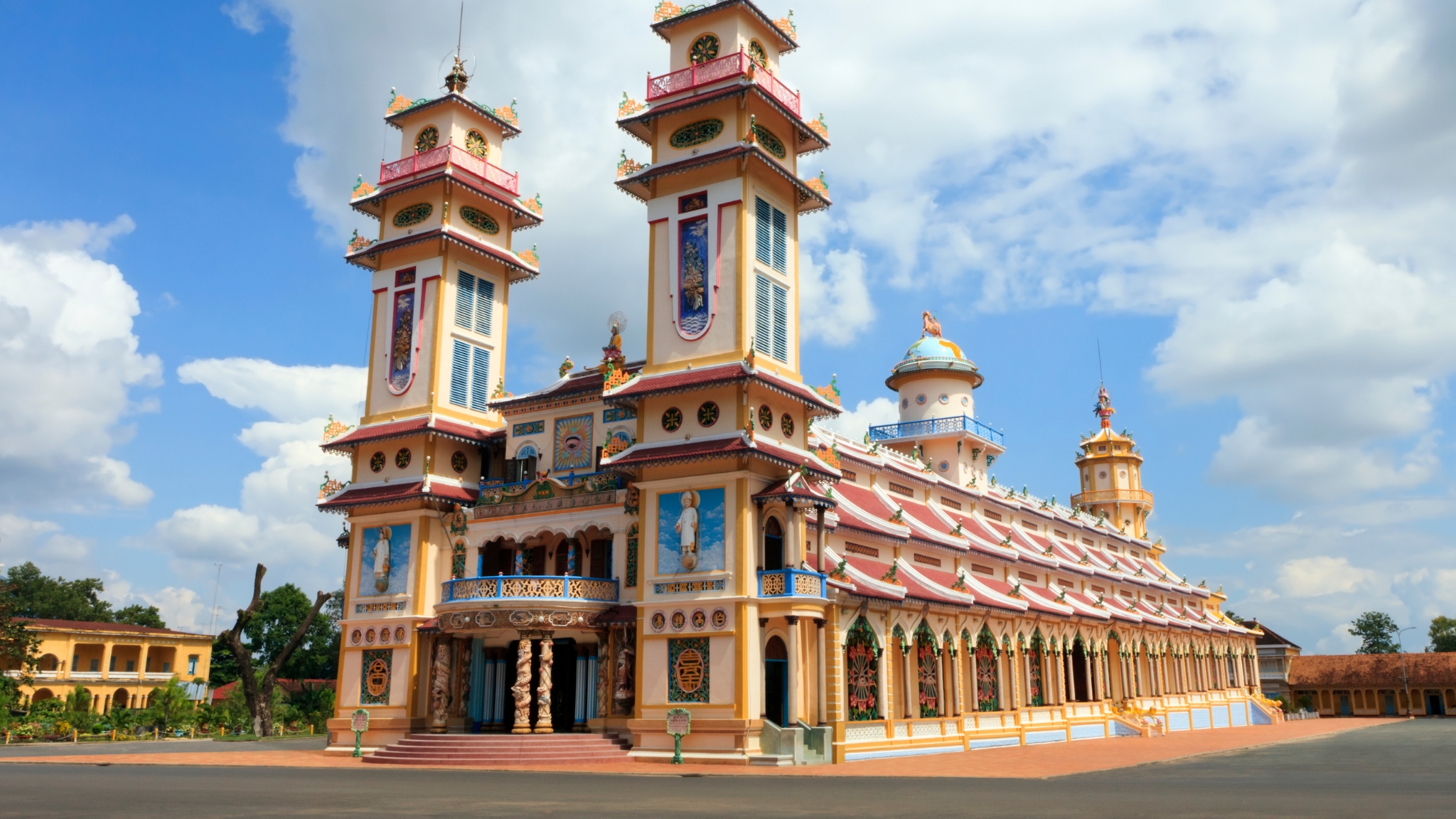 Day 2 Explore The Sacred Beauty And Vibrant Colors Of Cao Dai Temple