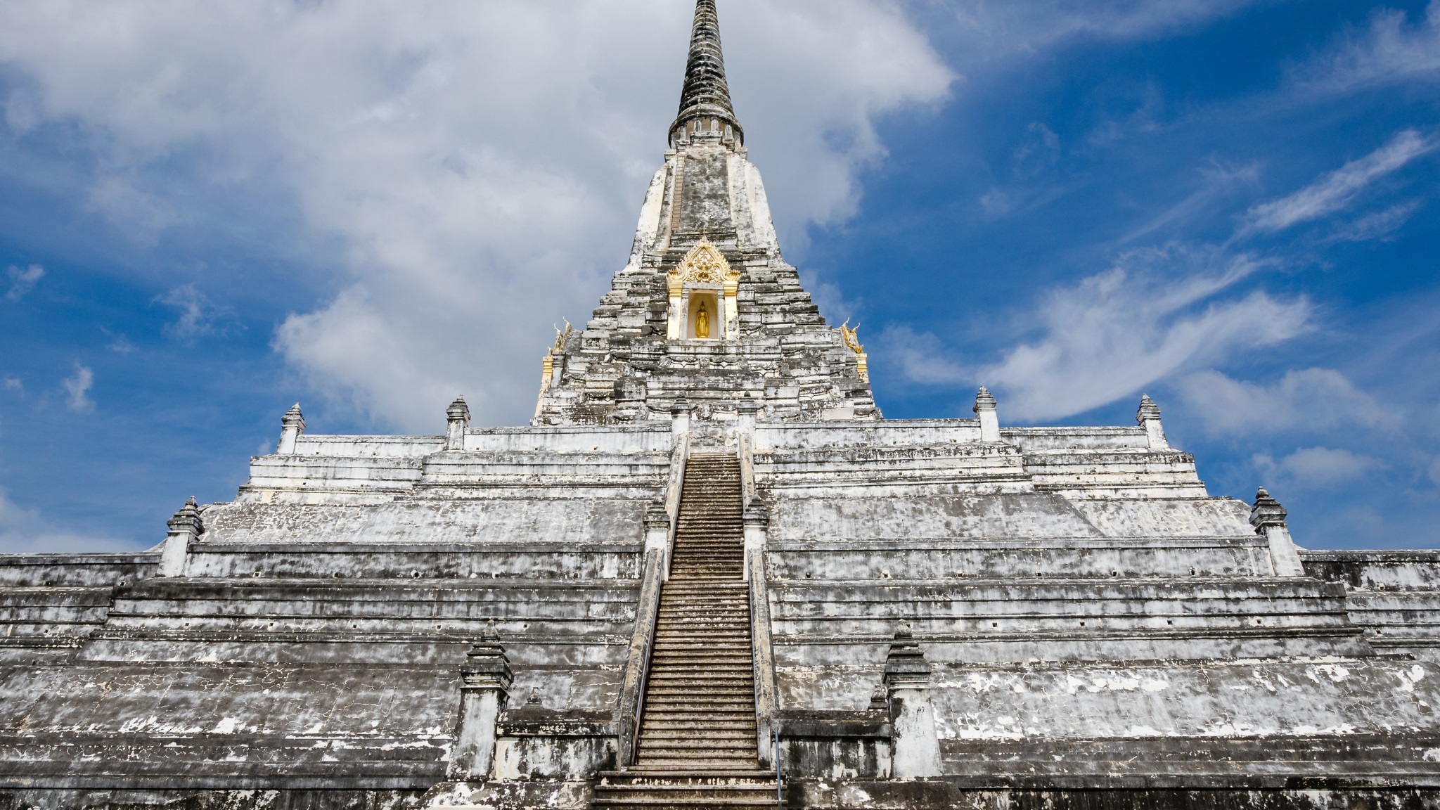 Day 4 Witness The Ancient Ruins Of Wat Phu Khao Thong