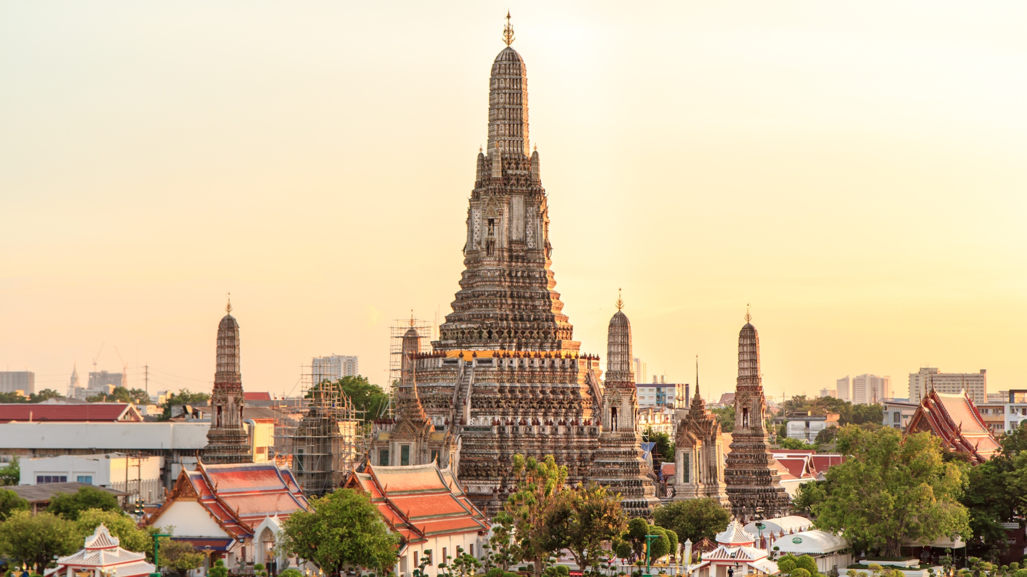 Day 1 Admire The Breathtaking Beauty Of Wat Arun As The Sun Sets