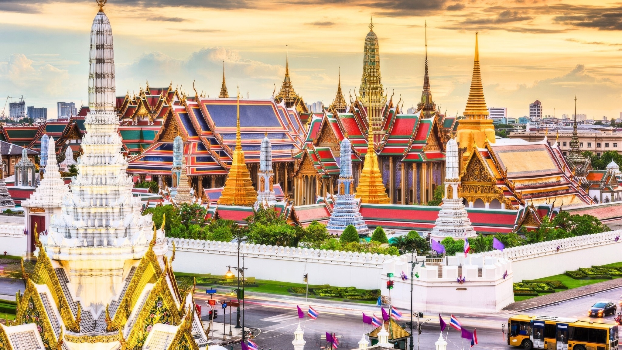 Day 4 Pay A Visit To The Grand Palace Located At The Heart Of Bangkok