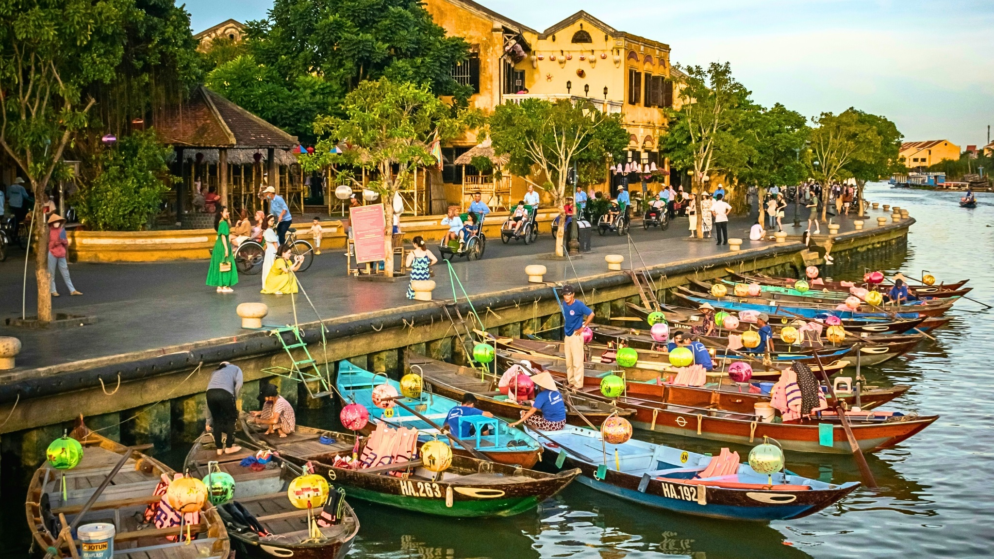 Day 5 Take A 40 Minute Boat Ride Along The Thu Bon River