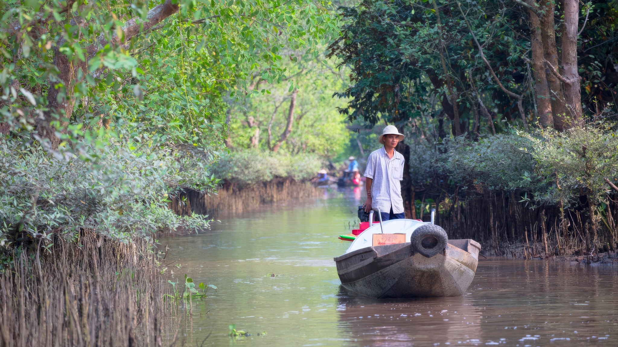 Day 2 Stroll Along The Small Canals And Enjoy The Scenery
