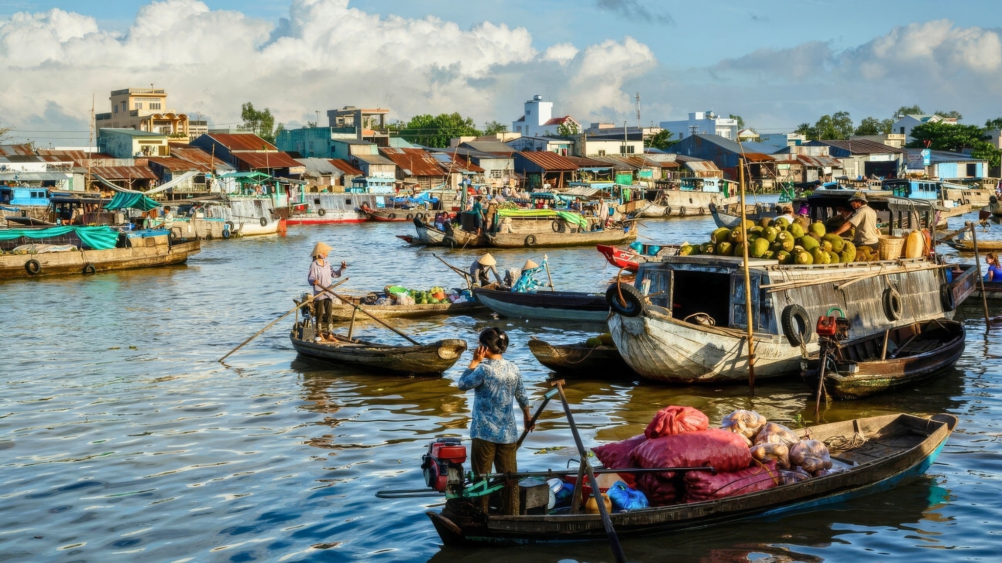 Day 4 Begin The Day By Visiting The Famous Cai Rang Floating Market