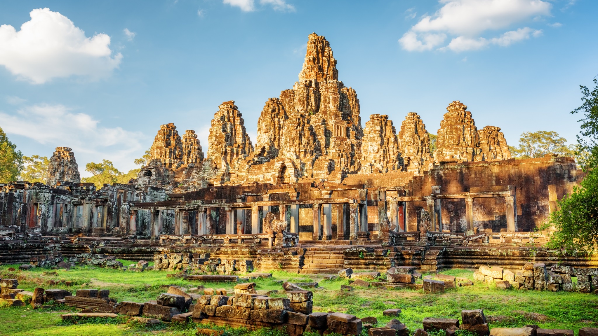Day 12 Marvel At The Intricate Architecture Of Bayon Temple