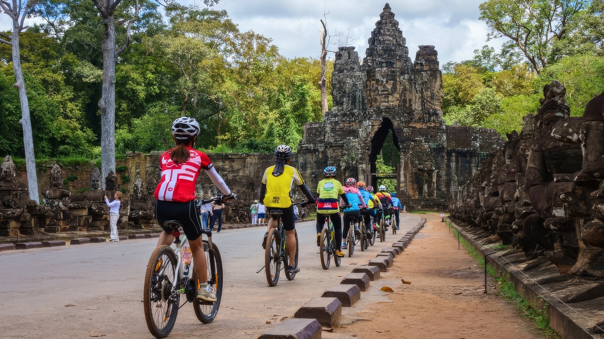 Day 10 Cycle To Angkor Thom The Great Ancient Capital Of Cambodia
