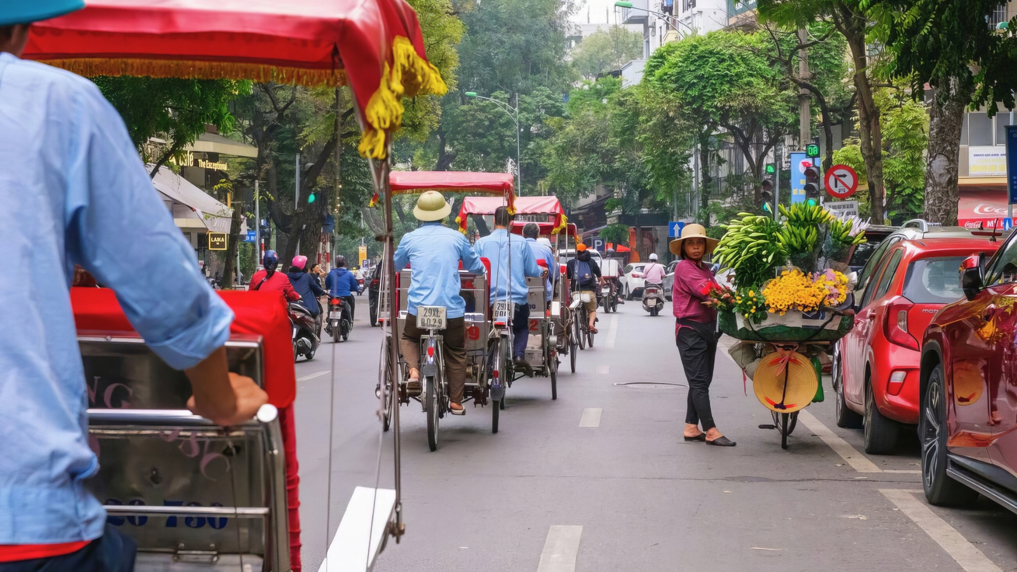 Day 1 Experience The Charm Of The Old Quarter On A Cyclo Ride