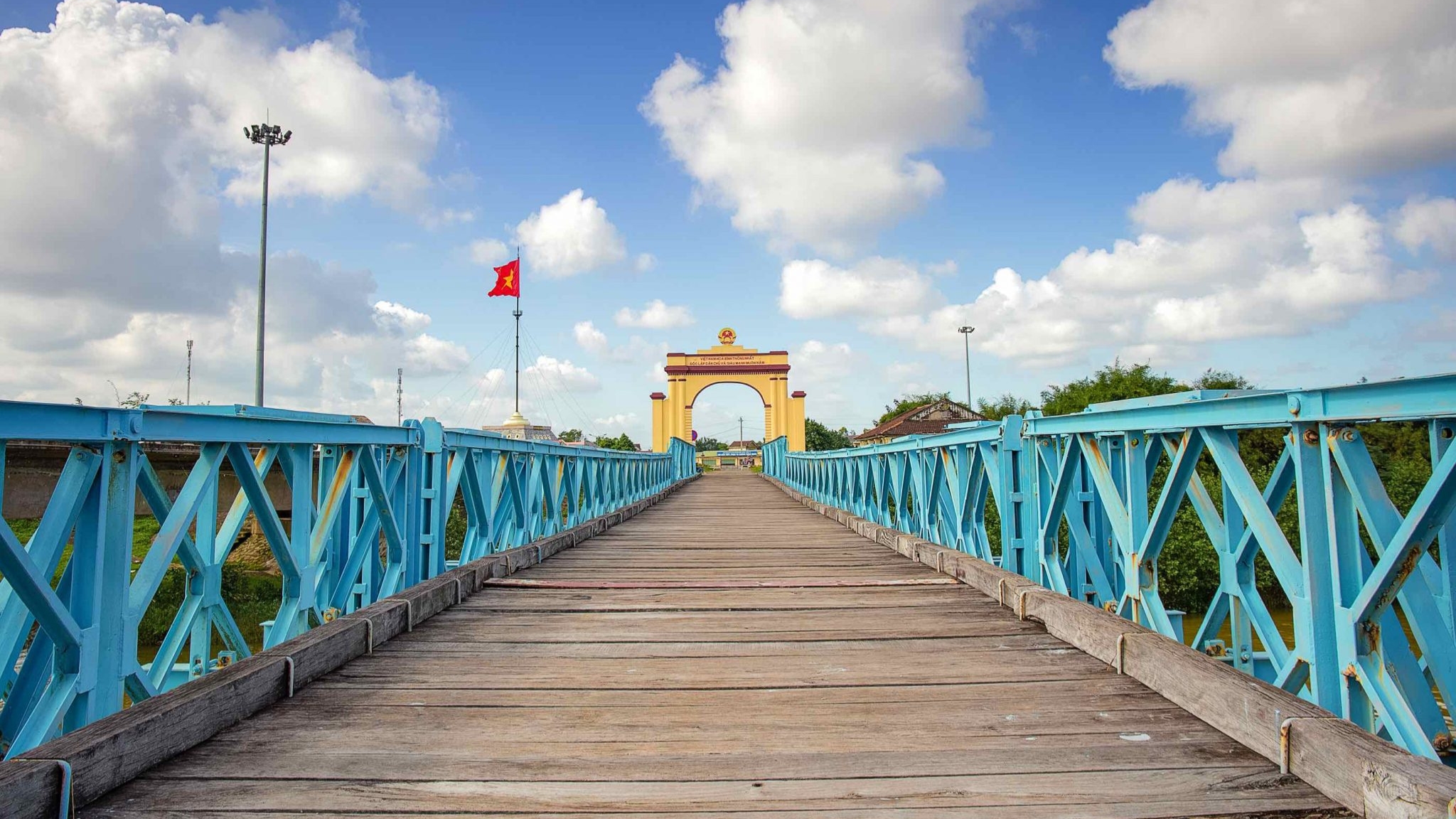 Day 6 Visit Hien Luong Bridge A Historic Landmark Of Unity
