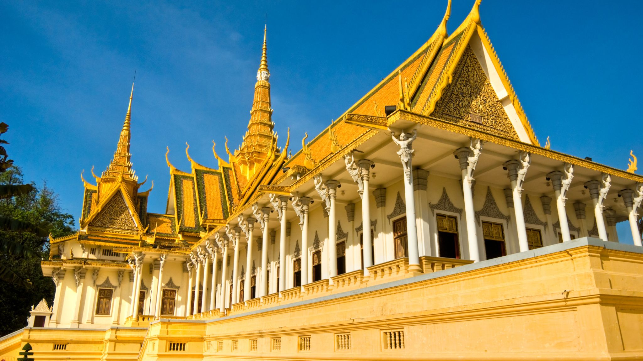 Day 12 Step Into Regal Splendor At Phnom Penh’s Royal Palace