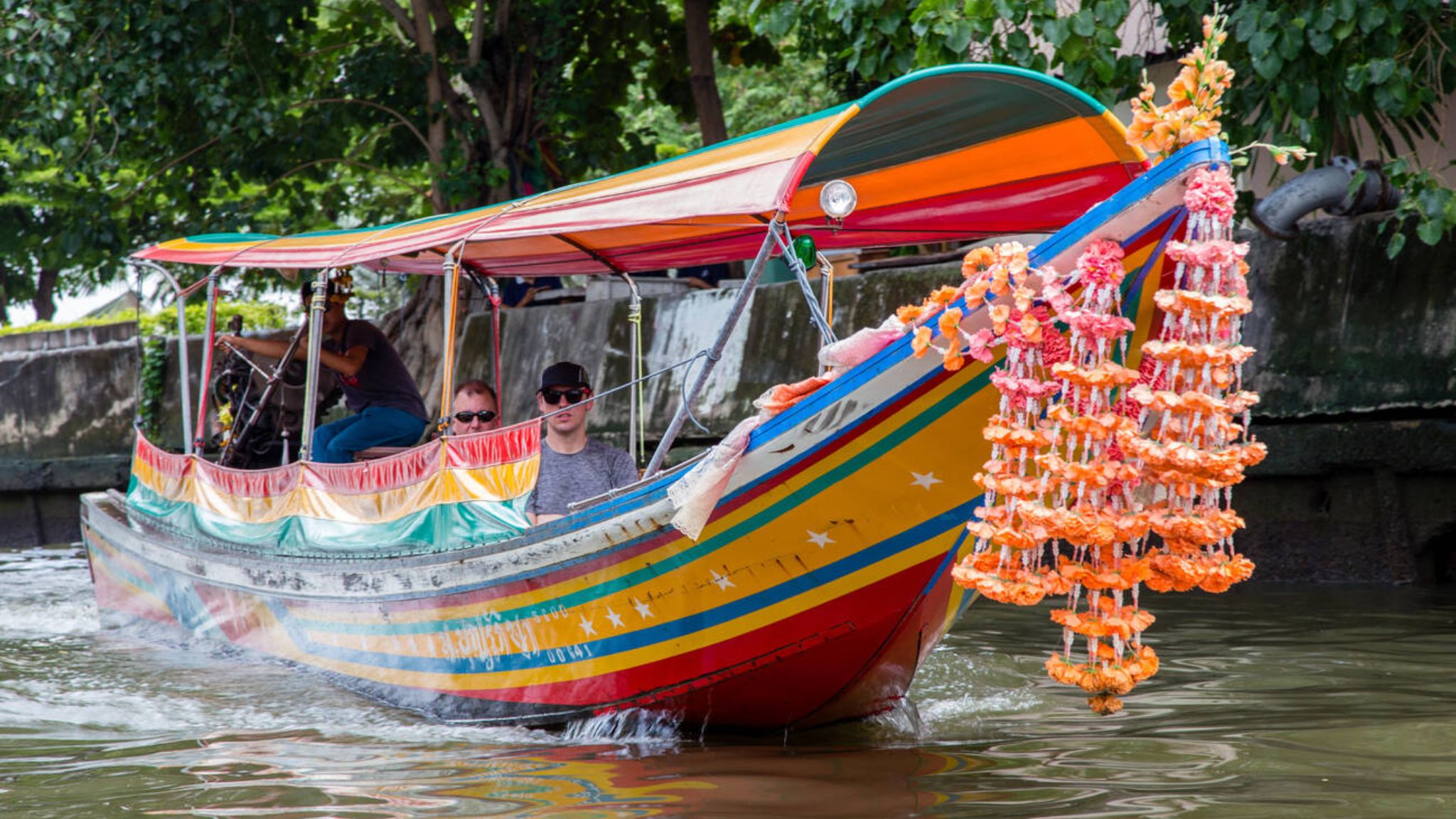 Day 2 Board A Long Tail Boat For A Ride Through The Canals