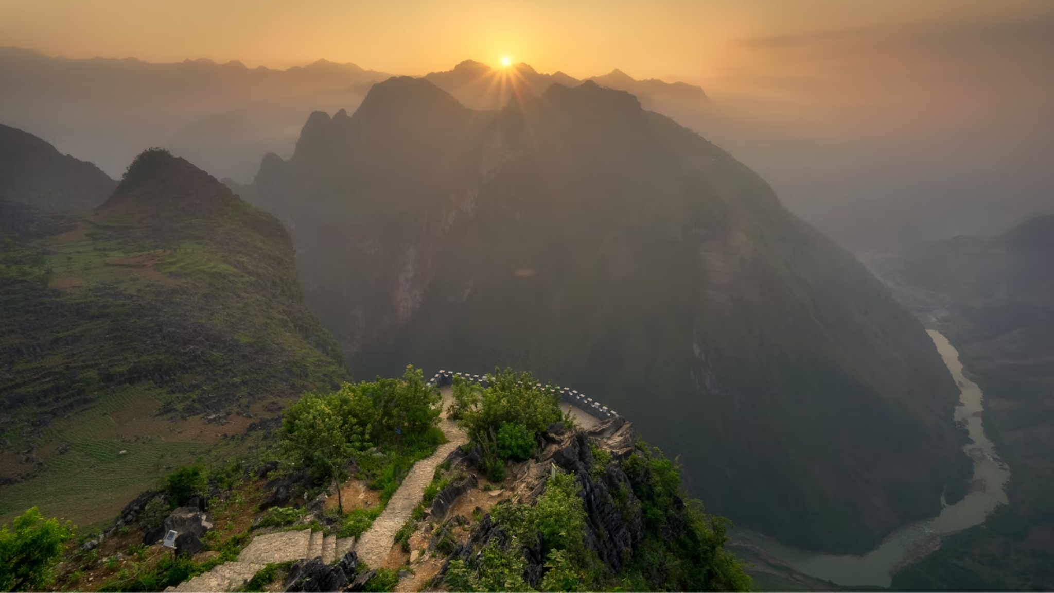 Day 4 Look Out Over Limestone Cliffs And Endless Sky At Ma Pi Leng Pass