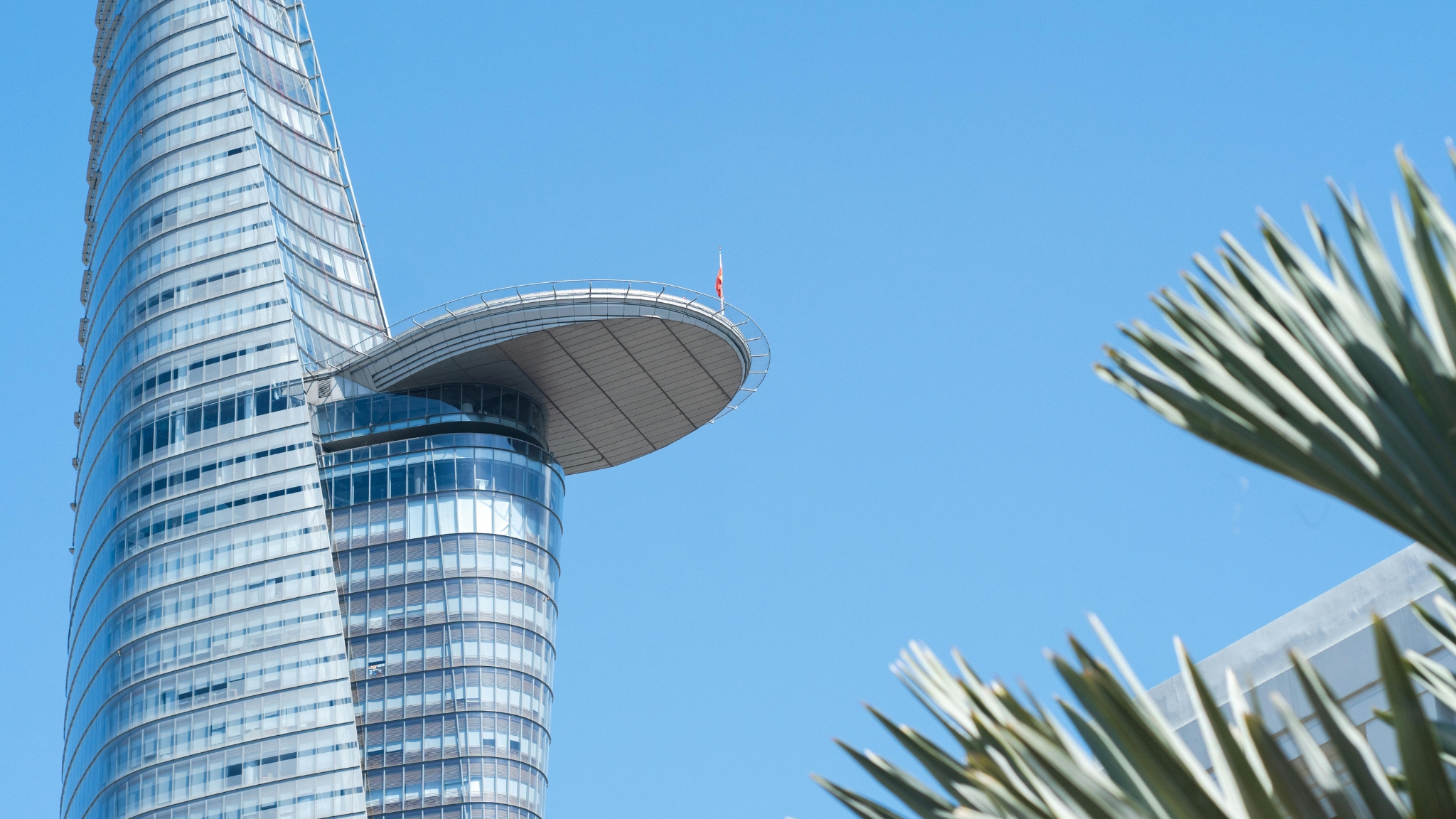 Day 1 Gaze Up At Bitexco Financial Tower And Witness The City&rsquo;s Blend Of Innovation And Ambition