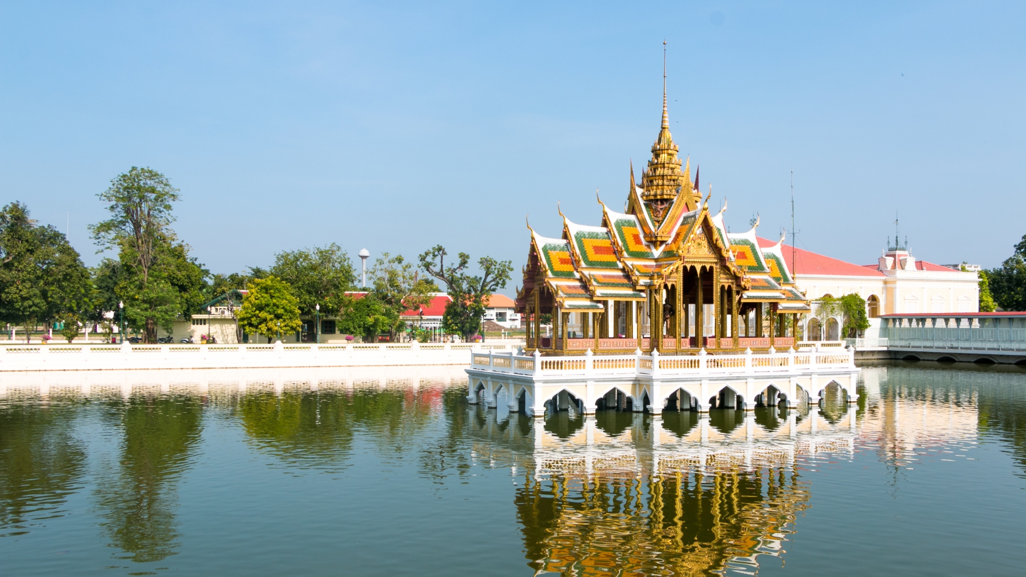 Day 3 Capture The Serene Beauty Of Bang Pa In Royal Palace Reflected On The Lake