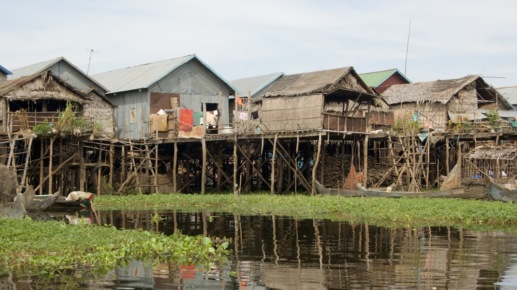 Day 10 Glide Through The Floating Villages Of Tonl&eacute; Sap Life On Water Unfolds Before Your Eyes