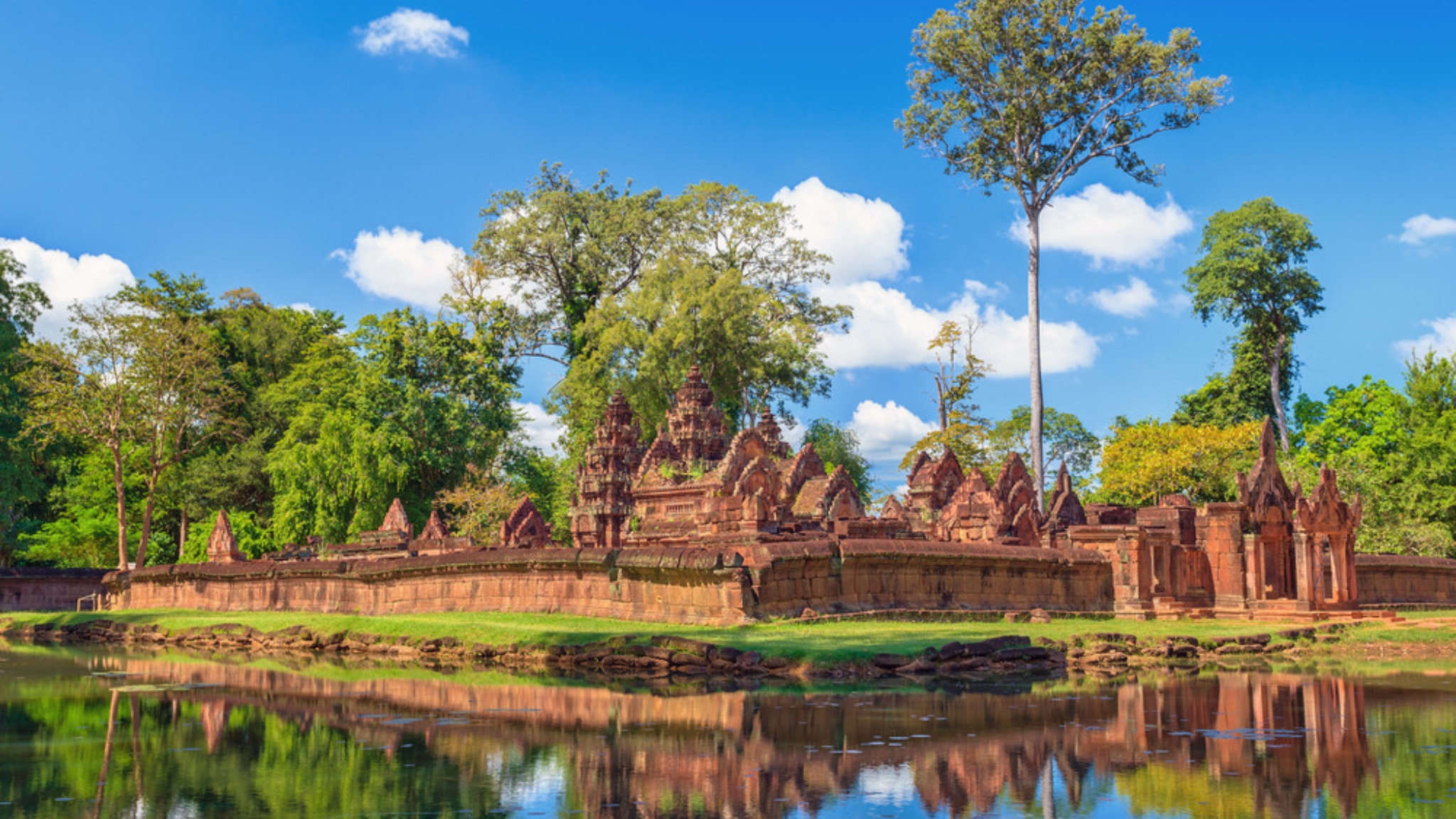 Day 11 Admire The Exquisite Pink Sandstone Details Of Banteay Srei Temple