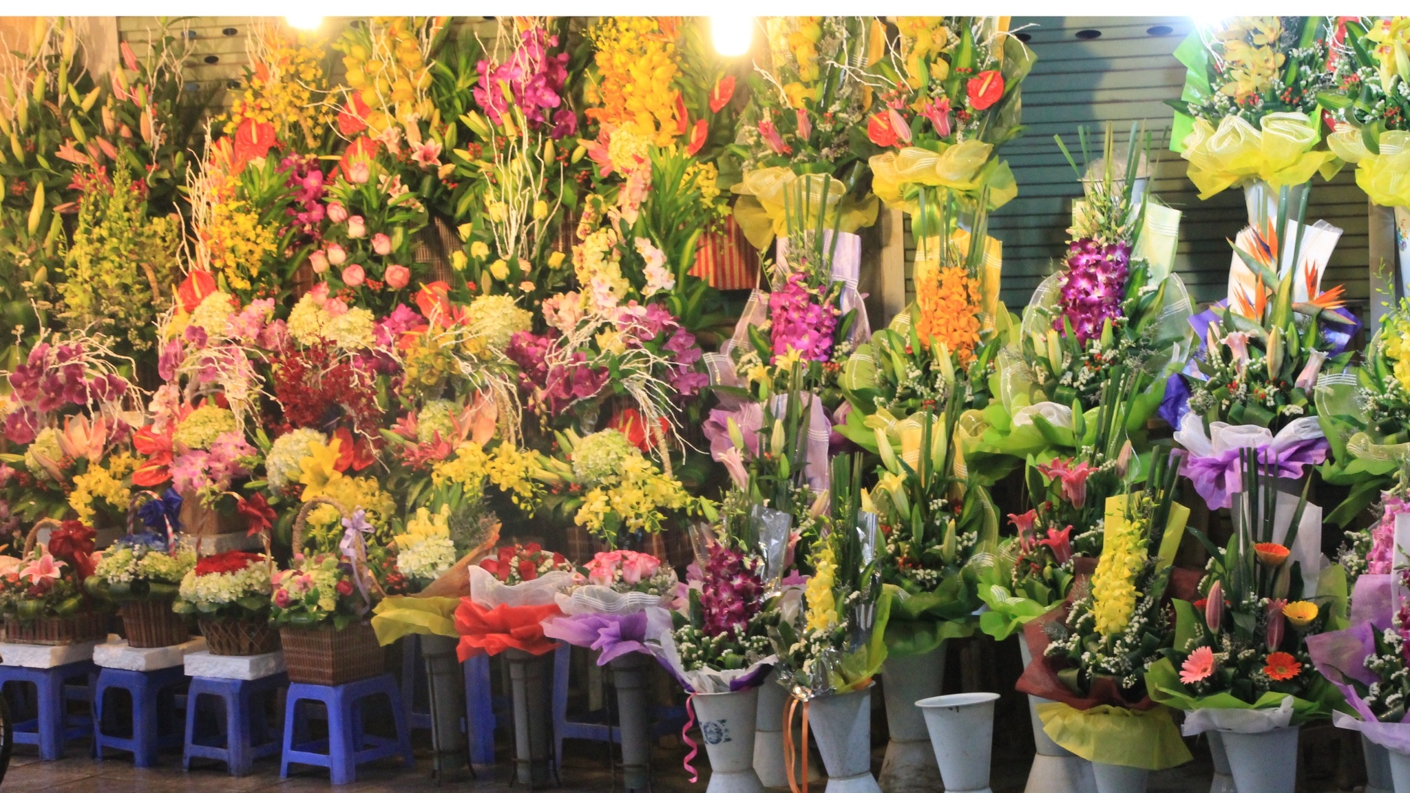 Day 4 Breathe In The Fragrance Of Fresh Flowers At Ho Thi Ky Flower Market