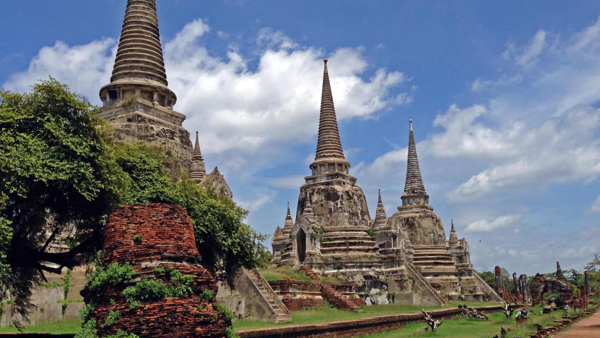 Day 8 Witness The Grandeur Of Ancient Stupas At Wat Phra Sri Sanphet