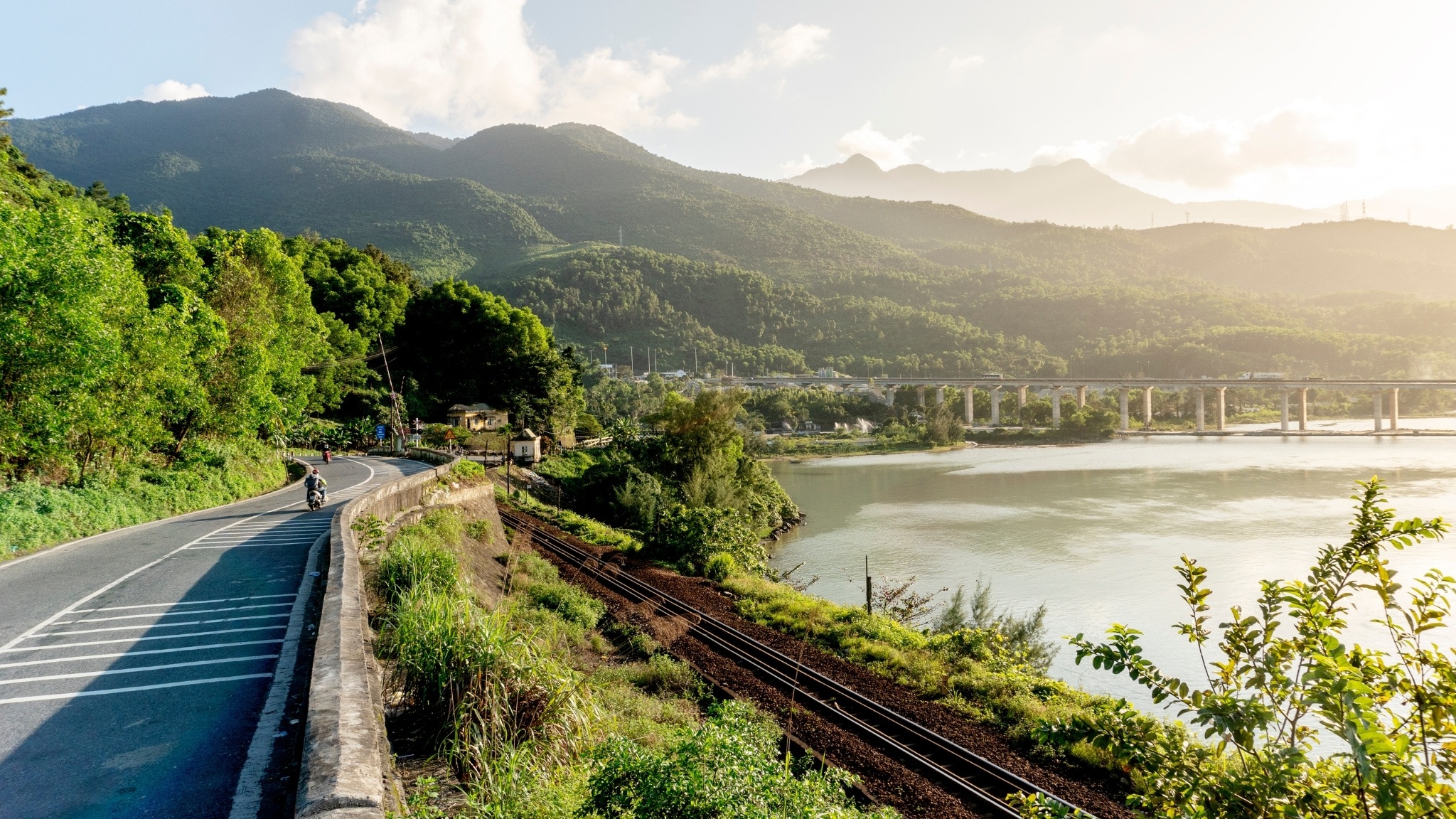 Day 6 Capture Breathtaking Panoramas While Crossing The Hai Van Pass