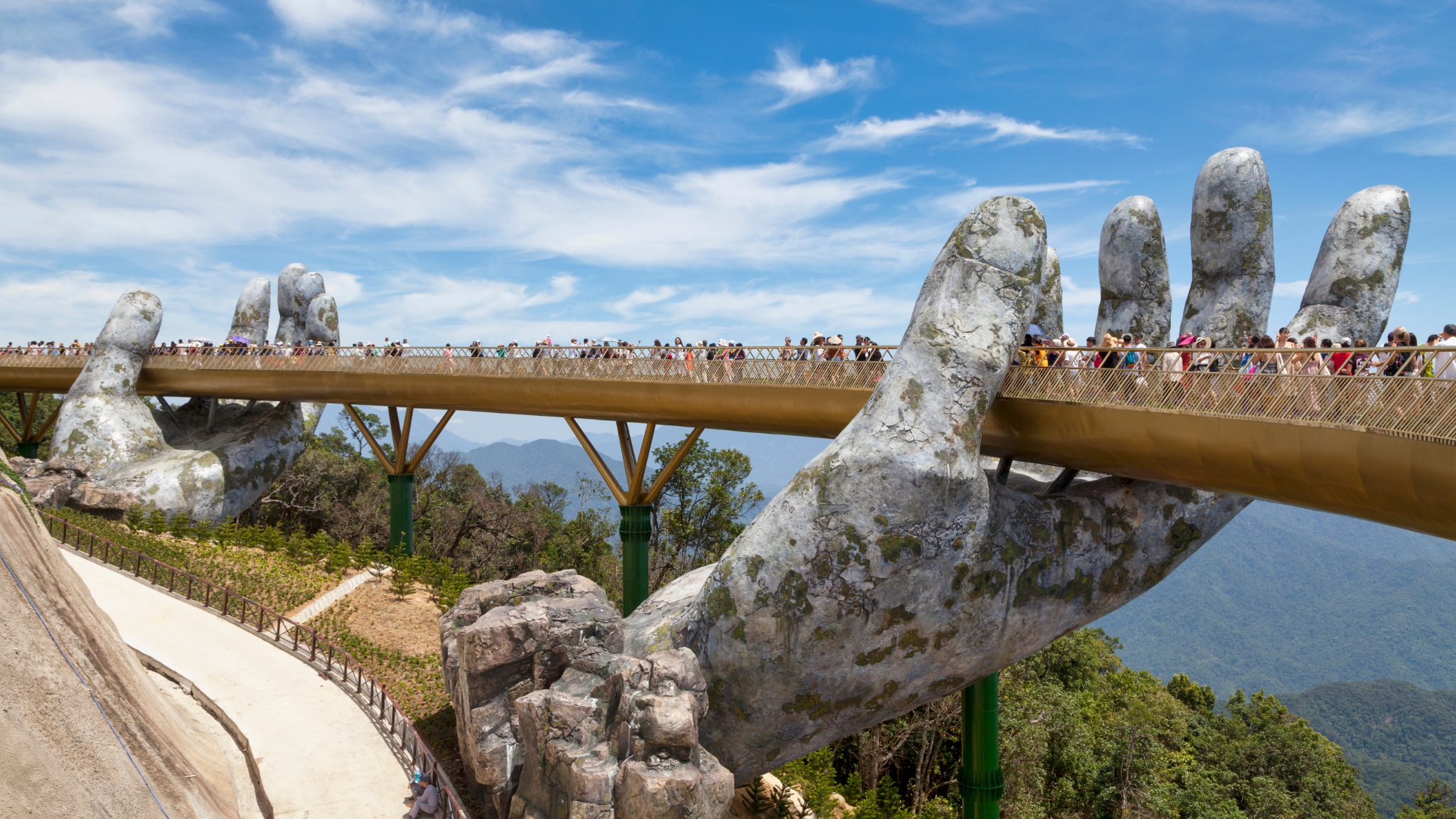 Day 2 Admire Stunning Architecture While Strolling Along The Iconic Golden Bridge