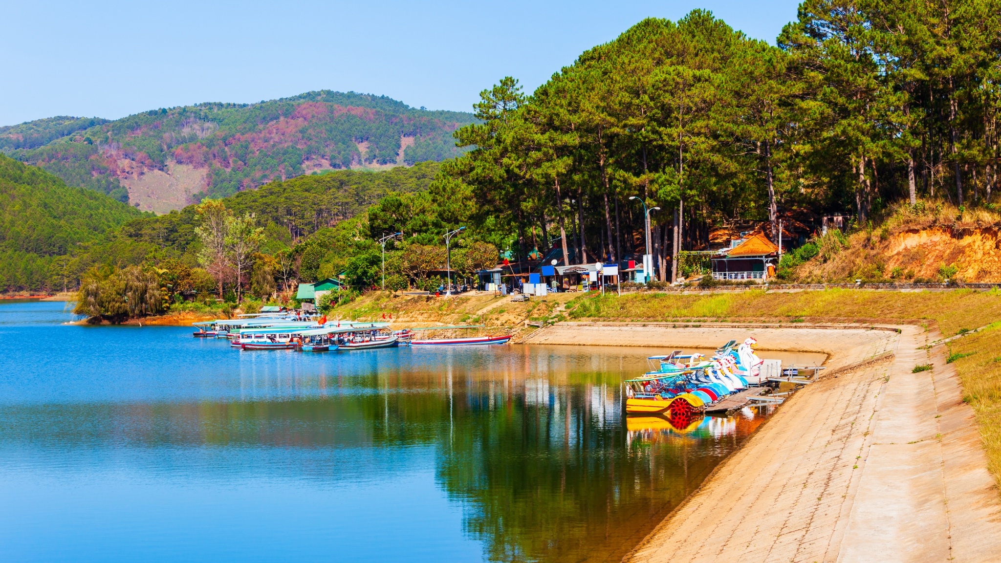 Day 2 Capture Tranquil Reflections And Scenic Beauty At Tuyen Lam Lake