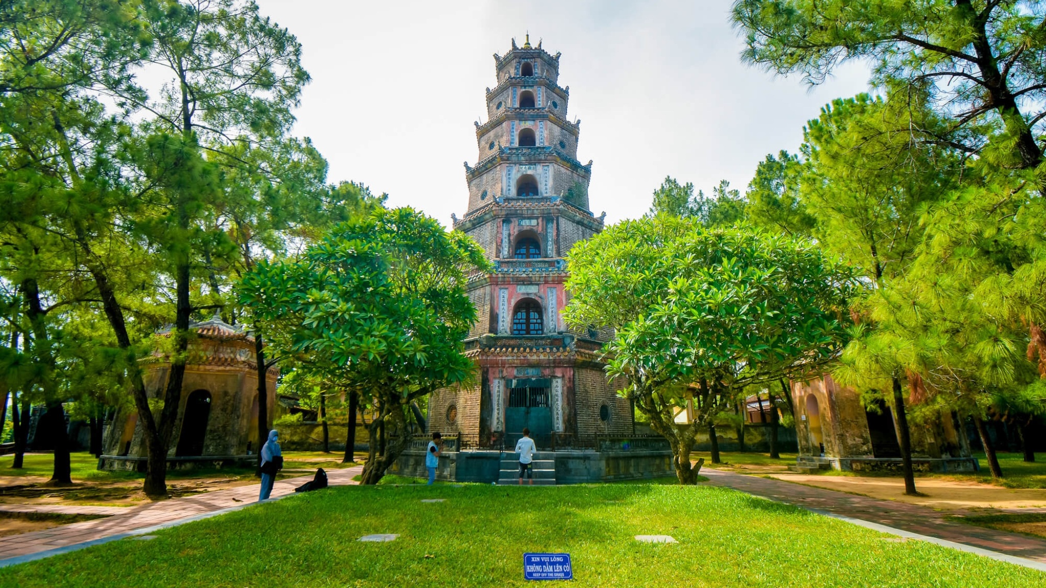 Day 3 Capture Serene Beauty Of Hue’s Thien Mu Pagoda Amidst Peaceful Surroundings