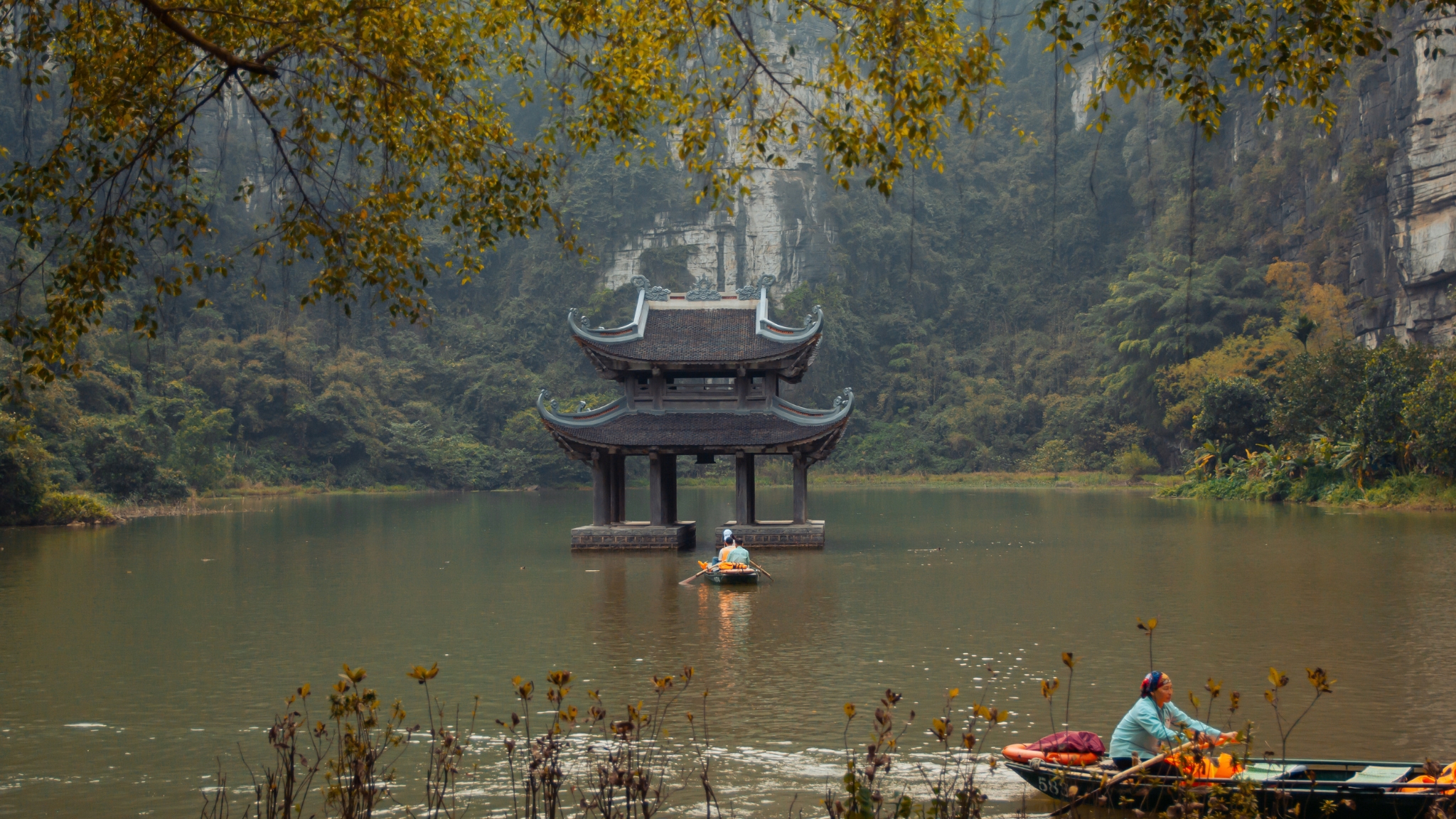 Day 3 Glide A Sampan Boat Through Majestic Trang An Limestone Cliffs