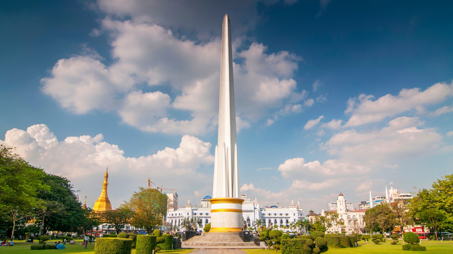 Day 2 Marvel At The Elegance Of Independence Monument