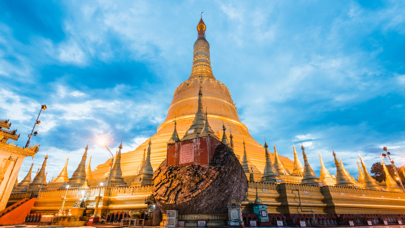 Day 3 Explore The Sacred Grounds Of Shwe Maw Daw Pagoda