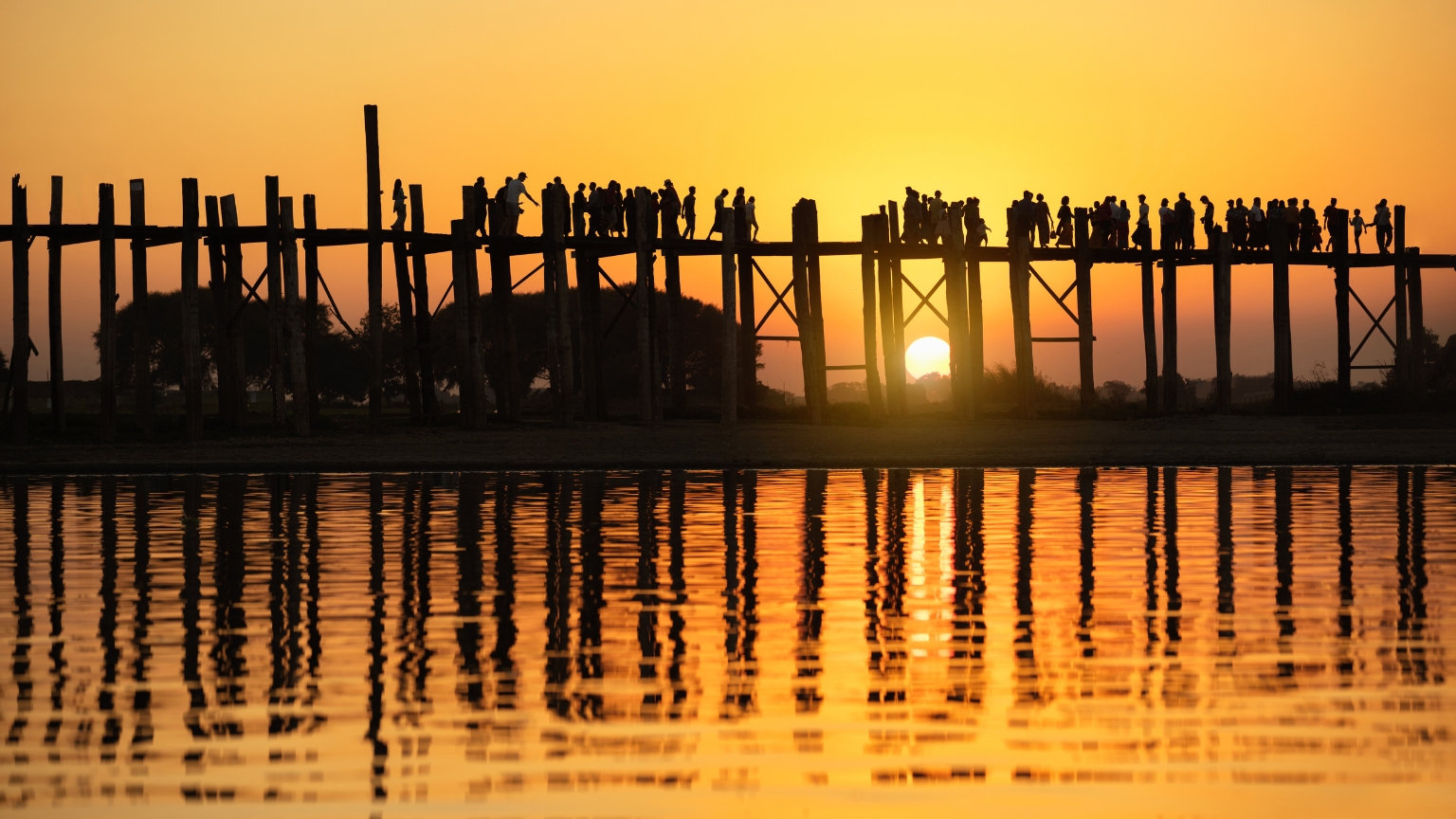 Day 5 Capture The Golden Reflections On U Bein Bridge