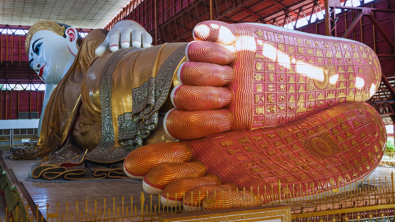 Day 11 Admire The Giant Reclining Buddha At Chaukhtatgyi Pagoda