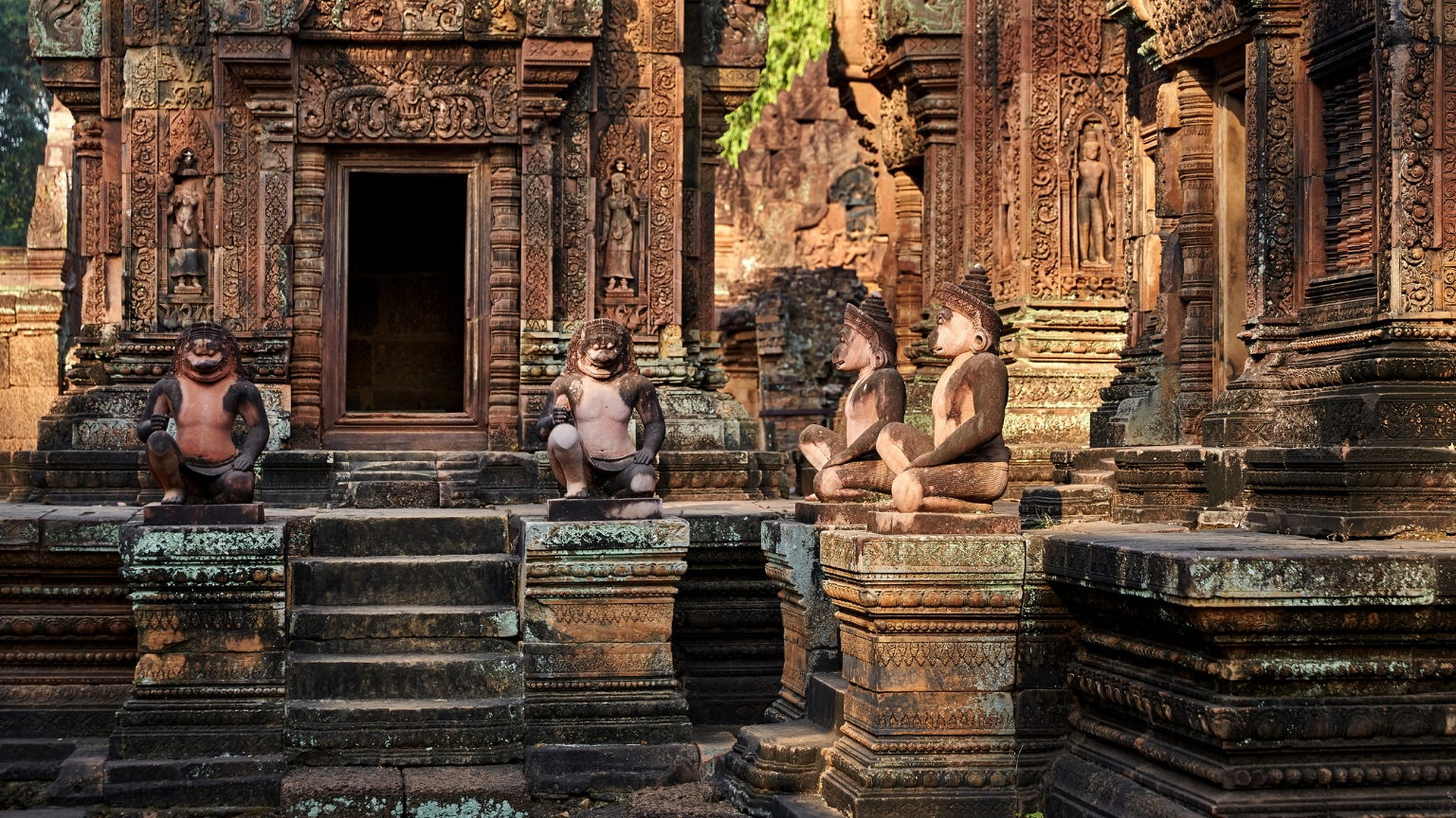 Day 13 Explore The Intricate Pink Sandstone Carvings Of Banteay Srei