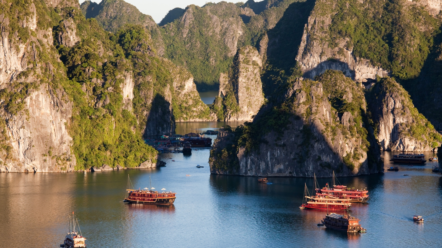 Day 4 Sail Through The Breathtaking Limestone Landscapes Of Halong Bay