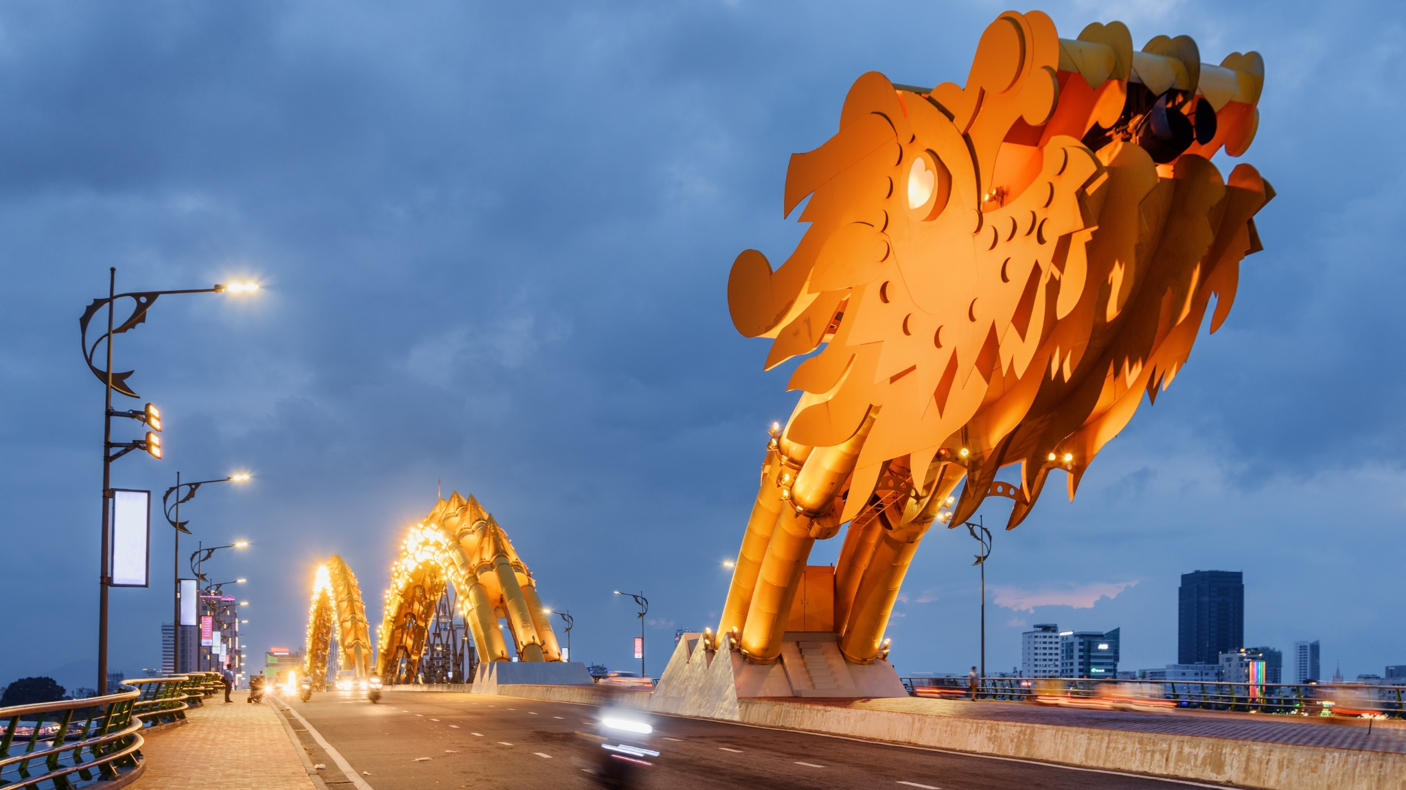 Day 5 The Iconic Dragon Bridge Lights Up The Night In Da Nang