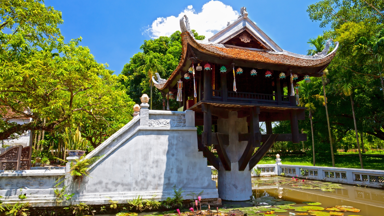 Day 2 Admire The One Pillar Pagoda With Its Distinctive Design