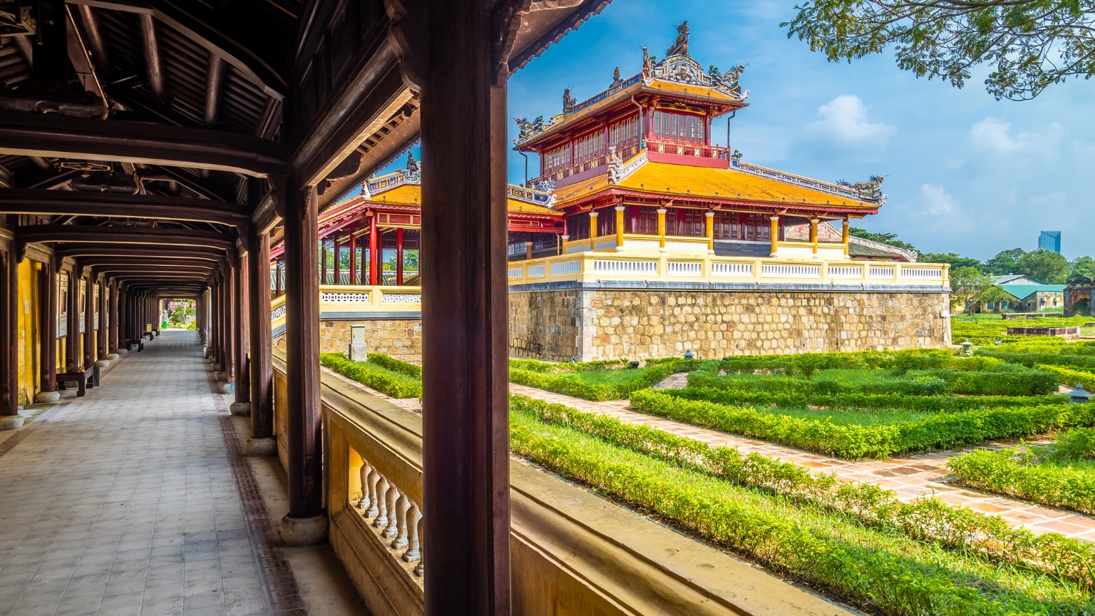 Day 7 Enter The Hue Imperial Citadel Steeped In Royal History