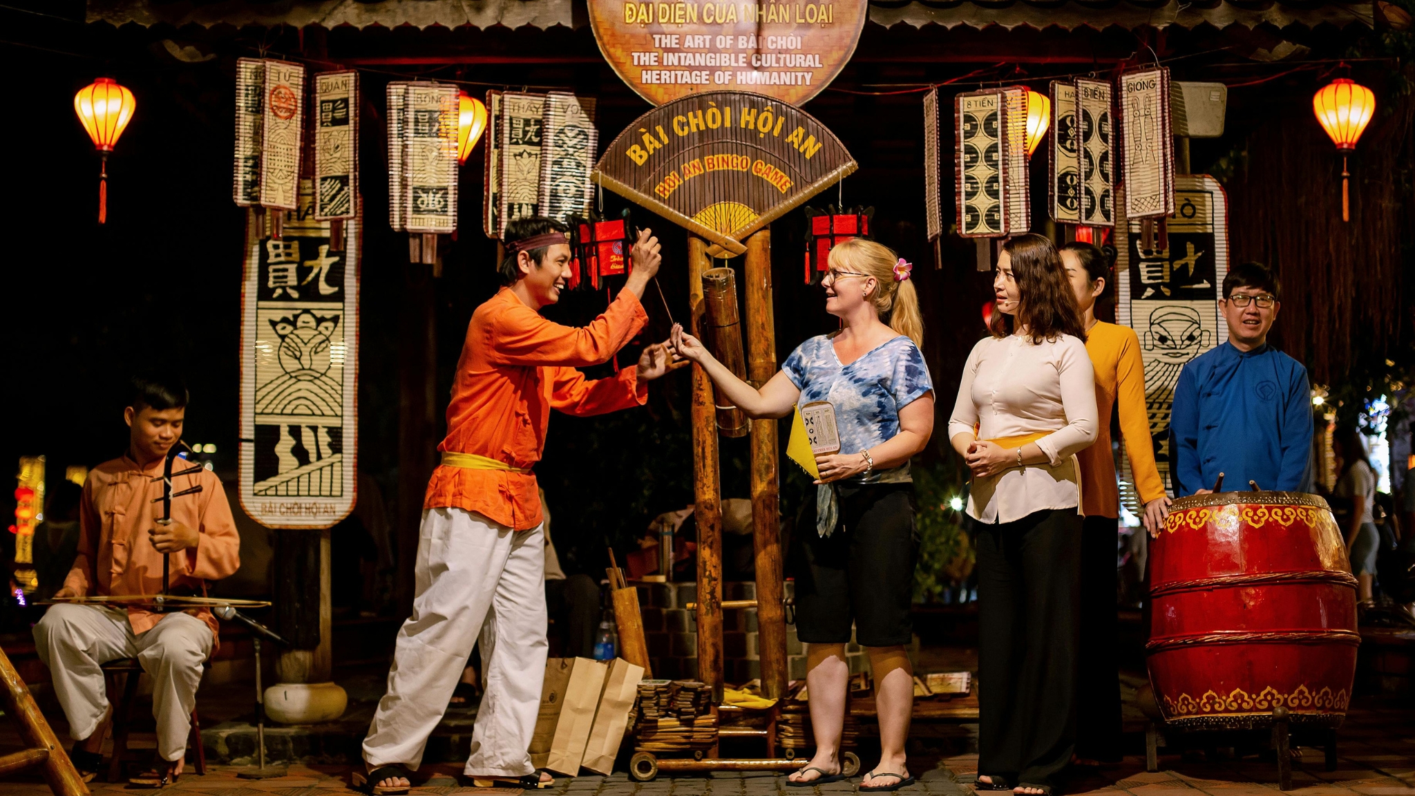 Day 7 Visit Hoi An Traditional Performing Arts House For A Cultural Show