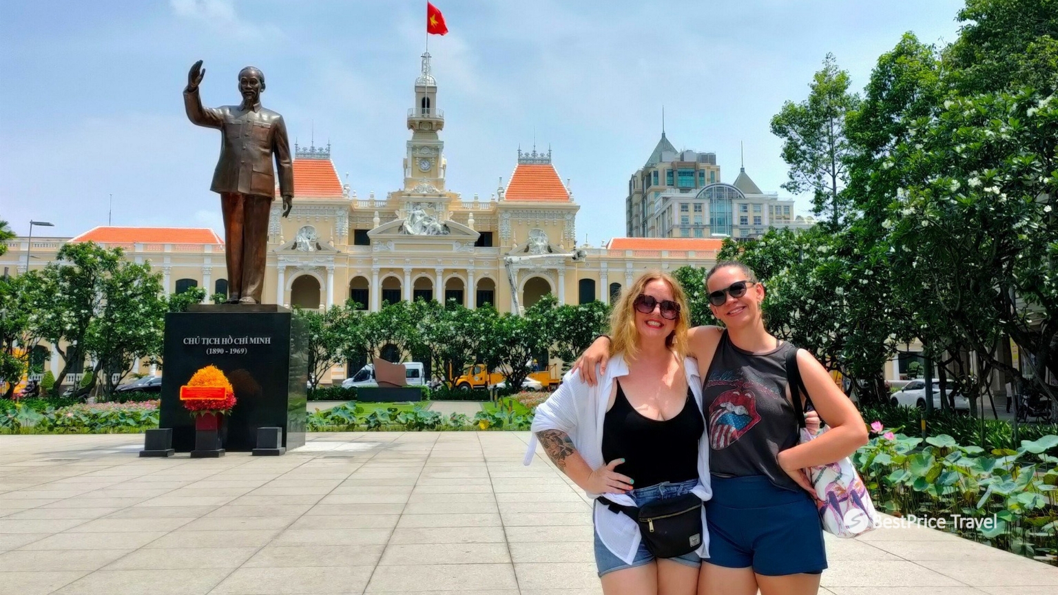 Day 11 Admire Ho Chi Minh City Hall And Its Elegant French Colonial Architecture