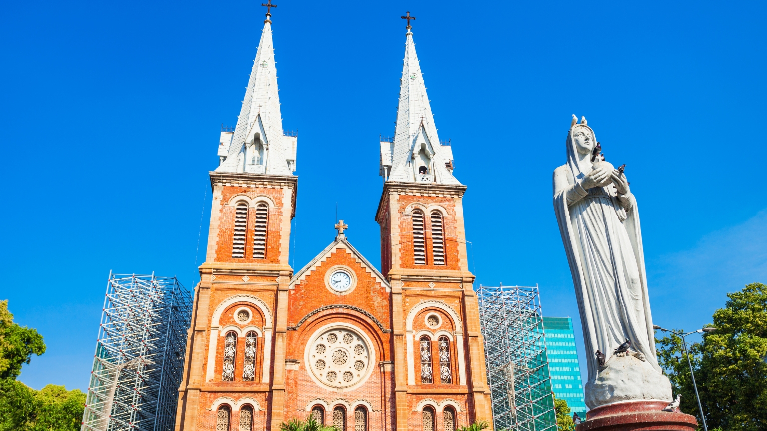 Day 7 Discover The French Colonial Charm Of Saigon Notre Dame Cathedral