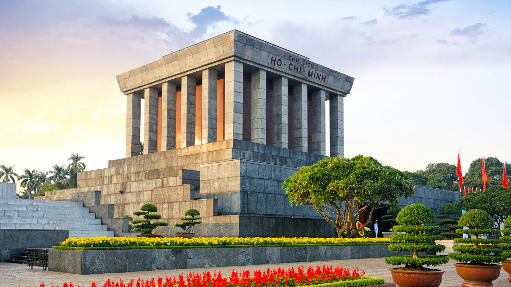 Day 9 Visit The Ho Chi Minh Mausoleum To Learn Its Significance