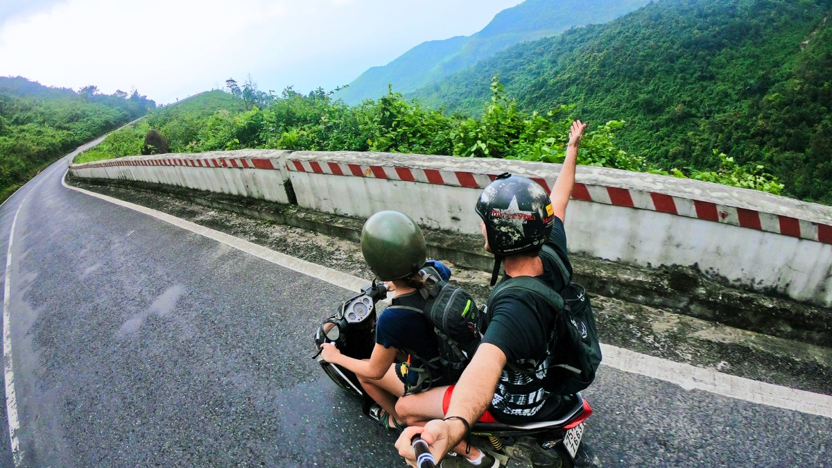 Day 2 Motorbiking To Hoi An Via Oceanic View Of Hai Van Pass
